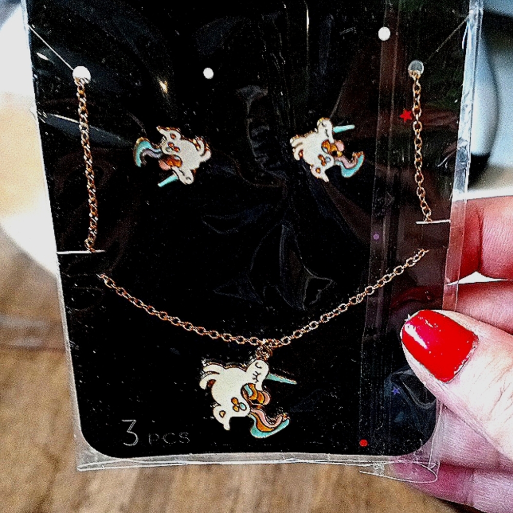 ENAMELED UNICORN. NECKLACE POST EARRING SET